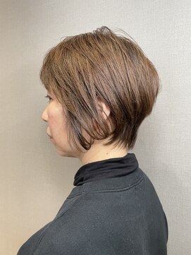 リリ(Liri material care salon by JAPAN) 頭の丸みが綺麗なレイヤーボブデザイン