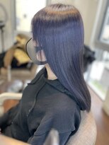 ジウ 上通り(JIU)&nbsp;20代30代小顔ゆるふわロングダークネイビー