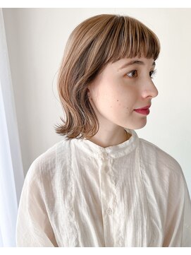 シスタ(SISTA) ダブルカラーベージュカラーインナーカラーボブ