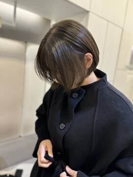 アナ ラーナ(Anna Lanna) オリーブグレージュとミニボブ【奥村北斗】