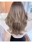白髪ぼかし◎ホワイトベージュ&ロングレイヤーカット