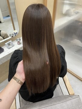ジーナ サンシャイン通り池袋(Zina) natural beige straight【Zina 保科侑花】