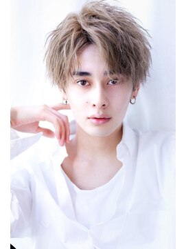 リップス 自由が丘(LIPPS) ブロンドクリアショート