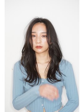 ルフュージュ バイ プロデュース 相模大野店(Refuge by Produce) 暗髪/レイヤーカット/長めバング