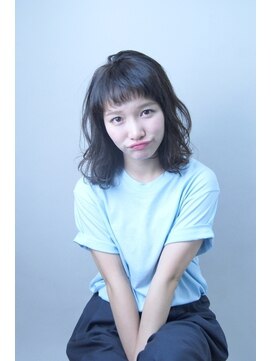 ヘアサロンM 新宿 ミディアムゆるカール