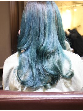 ダッチェス(DUCHESS) 【DUCHESS】エメラルドカラーのセミロング