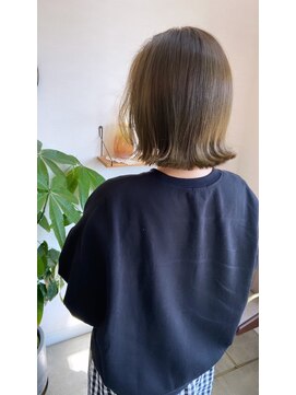 キキ(kiki) 透明感UPオリーブグレージュ＊#ベージュカラー#三重