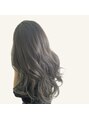 シロ(shiro) layered cut × greige color