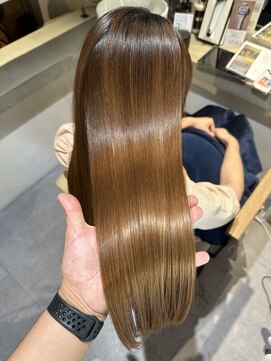 リラエ(Lyrae) 縮毛矯正/髪質改善/美髪カラー/トリートメント【大阪/西梅田】