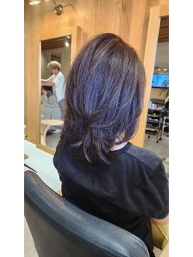 キレイコムデュース(Deuce) ミディアムレイヤースタイル