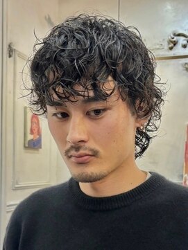 カムジーヘッドカミノウラ(COMEGHEAD KAMINOURA) ツイストスパイラルパーマミディアムウルフメンズカットパーマ