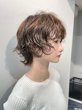 ホロ(hollo) 姫カットレイヤーマッシュショートウルフパーマアッシュベージュ