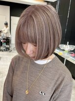 エイチ(H) xブリーチ/イメチェン/ホワイトブロンド/外ハネボブ/美髪/