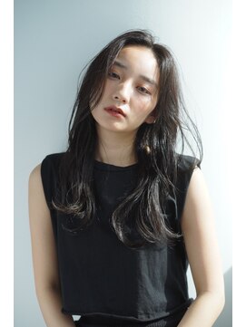 ルフュージュ バイ プロデュース 相模大野店(Refuge by Produce) 暗髪/レイヤーカット/長めバング