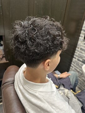 ミリオンバックス 御徒町店(Million Backs) MEN’S HAIR/波巻ツイストスパイラル/フェザーパーマ/御徒町