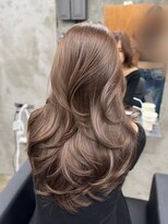 エッセンザ 梅田(ESSENZA) ブリーチなし明るめカラー 海外レイヤーカット