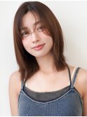 ミディアムストレート×カーテンバング×ウォームブラウン