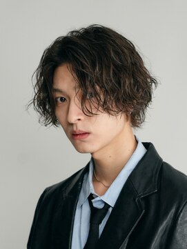 レタッチバイフィフス(RETOUCH by fifth) センターパート×ルーズパーマ