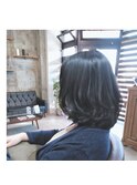 巻き髪風レイヤーミディ・ボブ