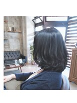 キュア ラボ バイ ヴィア(Cure Labo×via)&nbsp;巻き髪風レイヤーミディ・ボブ