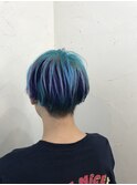3色のブルーによるデザインカラー
