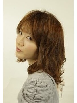 ドゥセリエ 新宿本店(de cellier) カジュアル外ハネミディアムボブ