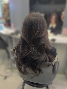 ジーナリア(Xena ria) 《Kaho》寒色ブラウン！色落ちも長く楽しめます♪