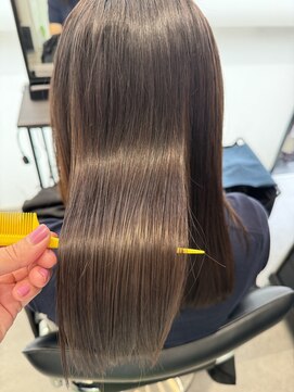 ルスリー 横浜店(Lsurii) 暗めカラー/デザインカラー/髪質改善縮毛矯正/白髪染め/横浜駅