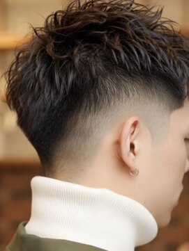 ロニーヘアーアンドネイル(Ronnie) ツーブロックショート