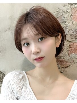 アフロート ルヴア(AFLOAT RUVUA) 【岩田莉奈】一人一人のオーダーメイドカットで骨格矯正 新宿