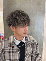 メンズサロン キング 梅田店(Men’s salon K!ng)&nbsp;波巻きツイストスパイラルパーマ/フェザーパーマ/眉毛/メンズ