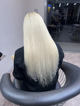 エミーバイモアムー(Emmie byMoremuu) 【MEI】ブロンド