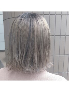 モードケイズ 阿倍野店(MODE K’s) ホワイトシルバー