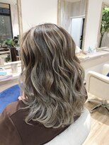 カナロア(KANALOA)&nbsp;KANALOA☆外国人風シルバーグレーバレイヤージュ