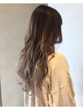 ファースト 山形店(first) ホワイトベージュのグラデーションカラー