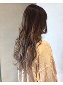 ホワイトベージュのグラデーションカラー