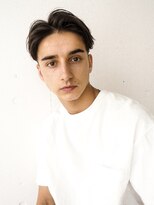 クエント(cuento)&nbsp;センターパートショート×刈り上げスタイル