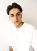 センターパートショート×刈り上げスタイル