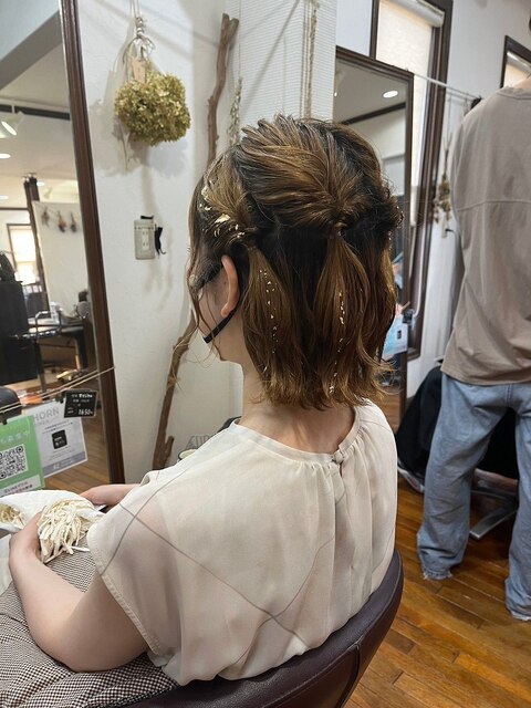 20代30代ミディアムヘアハーフアップスタイル