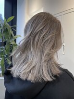 ジーナ 渋谷神南(Zina)&nbsp;【Kaede】根本が伸びても気にならないバレイヤージュカラー