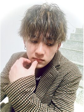 ミドル(MIDDLE) スパイラルパーマ×ハイライト/府中/夜間