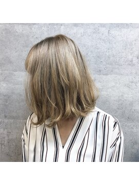 キャラ シャローネ 池袋(Chara Chalone) ハイトーン/ベージュ/グレージュ/くびれボブ【池袋/本松】