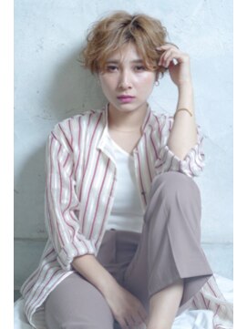 メリア(MELIA) クールなハイトーンショートスタイル