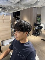 ウノプリールヴァモス(unopulir Vamos) 大人メンズパーマ無造作ヘア刈り上げ黒髪