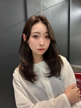 ルース(RUTH) レイヤーカット　ベージュカラー　20代　セミロング