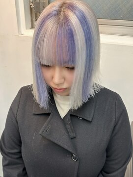 ブロックカラー×ホワイトデザイン