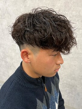 エルマーク 大宮(L-MARK) スペインカール/スパイラルパーマ/波巻きパーマ/フェード/メンズ