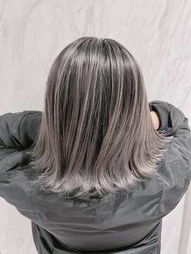 リー 枚方(Lee) 店長今里☆人気のグレーバレイヤージュ☆