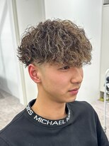 ルースト 心斎橋店(ROOST) 刈り上げセンターパート/波巻きツイストスパイラル/大阪