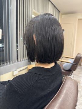 ソルバイシーループユナイテッド(soru by C-LOOP UNITED) 顎下2cm切りっぱなしボブ／地毛風暗めオリーブグレージュ